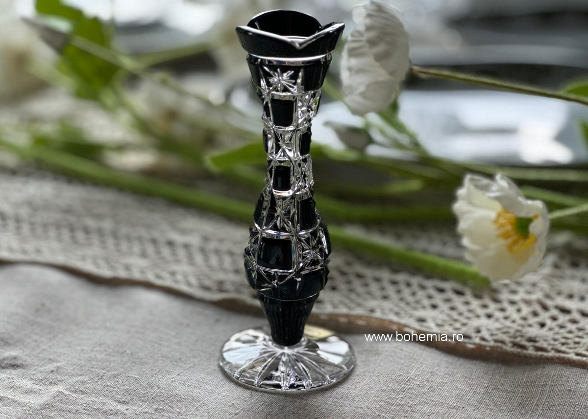 VAZA NEAGRA 15.5 CM CRISTAL DE BOHEMIA -LADA