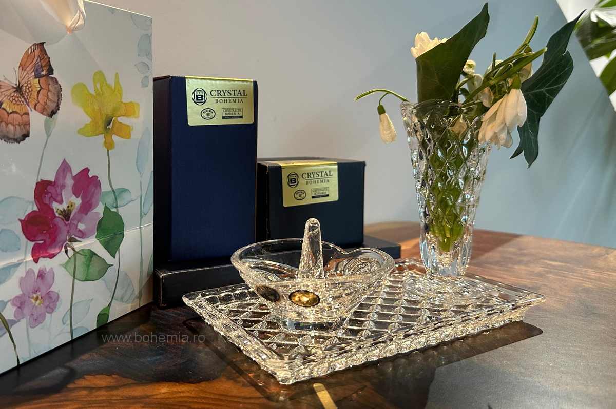 CADOU CRISTAL 8 MARTIE- VAZA/ SUPORT INELE/ PLATOU NINO