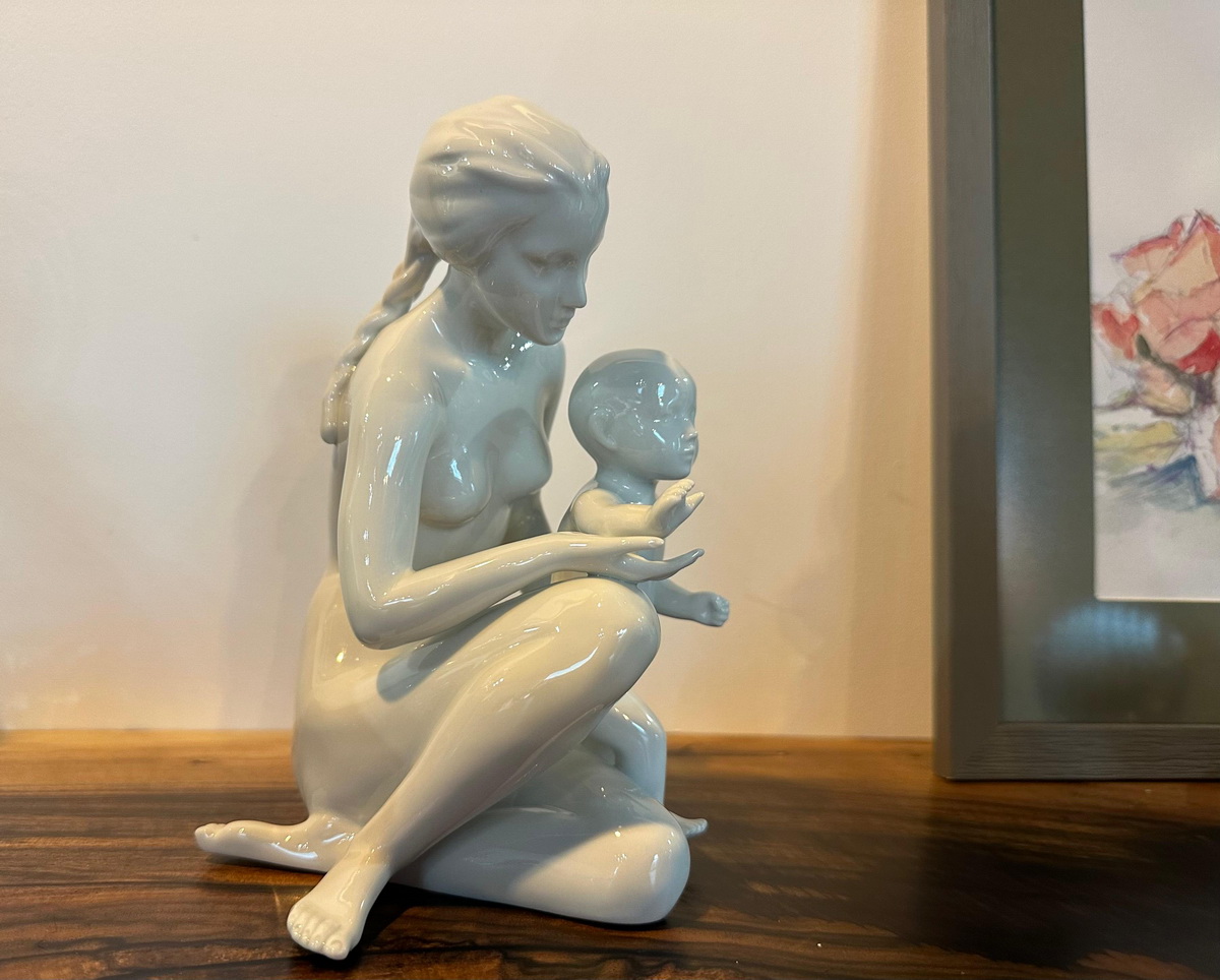 Figurina PRIMII PASI din portelan de lux Bohemia