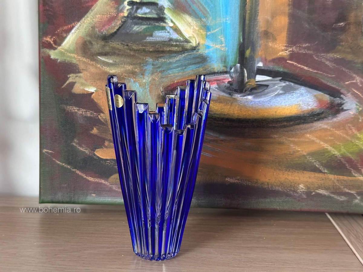 VAZA ALBASTRA 15.5 CM DIN CRISTAL DE BOHEMIA -MIKADO